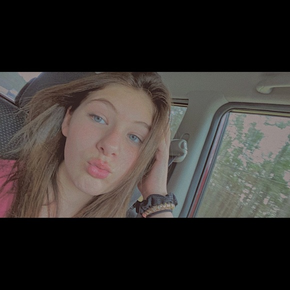 Meet your Posher, Ella - Picture 1 of 1